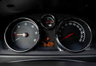 Подержанный автомобиль Opel Antara 2014 года (18 фото)