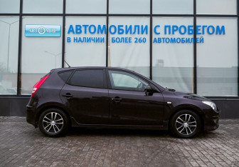 Подержанный автомобиль Hyundai i30 Hatchback 2010 года (6 фото)
