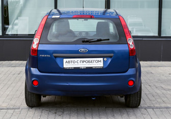 Подержанный автомобиль Ford Fiesta Hatchback 2007 года (4 фото)