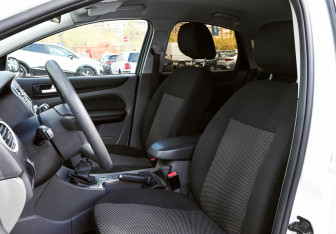 Подержанный автомобиль Ford Focus Hatchback 2011 года (14 фото)
