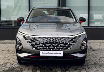 Подержанный автомобиль Omoda C5 2023 года (8 фото)