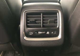 Подержанный автомобиль Geely Atlas Pro 2022 года (11 фото)