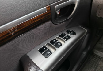 Подержанный автомобиль Hyundai Santa Fe 2010 года (16 фото)