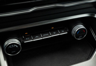 Подержанный автомобиль Geely Coolray 2020 года (16 фото)