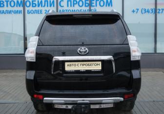 Подержанный автомобиль Toyota Land Cruiser Prado 2010 года (4 фото)