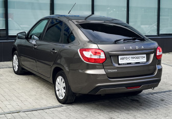 Подержанный автомобиль LADA (ВАЗ) Granta Liftback 2021 года (3 фото)