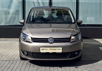Подержанный автомобиль Volkswagen Touran 2012 года (8 фото)