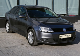 Подержанный автомобиль Volkswagen Jetta Sedan 2013 года (7 фото)