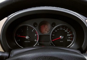 Подержанный автомобиль Nissan X-Trail 2010 года (9 фото)