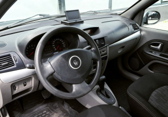 Подержанный автомобиль Renault Symbol 2008 года (13 фото)