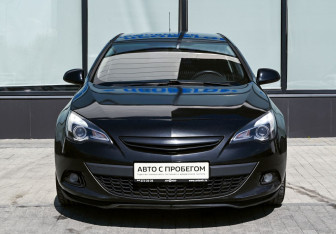 Подержанный автомобиль Opel Astra Hatchback 2013 года (8 фото)