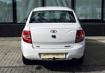 Подержанный автомобиль LADA (ВАЗ) Granta Sedan 2012 года (4 фото)