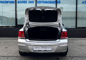 Подержанный автомобиль Opel Astra Sedan 2008 года (20 фото)