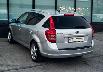 Подержанный автомобиль Kia Ceed Wagon 2010 года (3 фото)