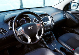 Подержанный автомобиль Hyundai ix35 2012 года (16 фото)
