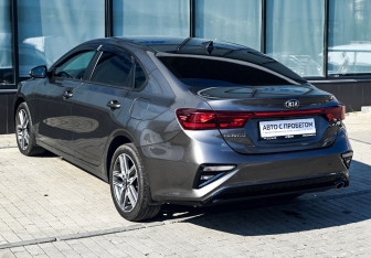 Подержанный автомобиль Kia Cerato Sedan 2020 года (3 фото)