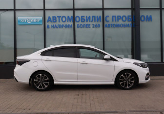 Подержанный автомобиль Omoda S5 2023 года (6 фото)