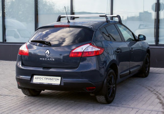 Подержанный автомобиль Renault Megane Hatchback 2013 года (5 фото)