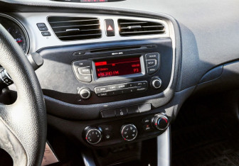 Подержанный автомобиль Kia Ceed Hatchback 2012 года (9 фото)