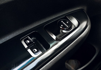 Подержанный автомобиль Kia Rio Sedan 2017 года (13 фото)