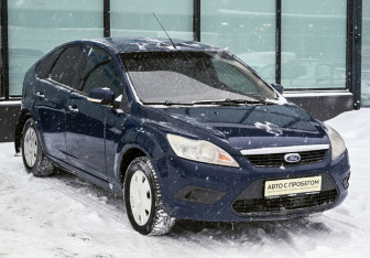 Подержанный автомобиль Ford Focus Hatchback 2010 года (7 фото)