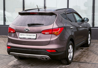 Подержанный автомобиль Hyundai Santa Fe 2013 года (5 фото)