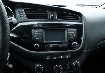 Подержанный автомобиль Kia Ceed Hatchback 2014 года (12 фото)