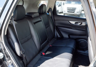 Подержанный автомобиль Nissan X-Trail 2014 года (17 фото)