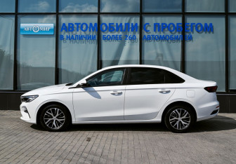 Подержанный автомобиль Geely Emgrand 2023 года (2 фото)
