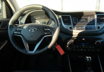 Подержанный автомобиль Hyundai Tucson 2015 года (10 фото)