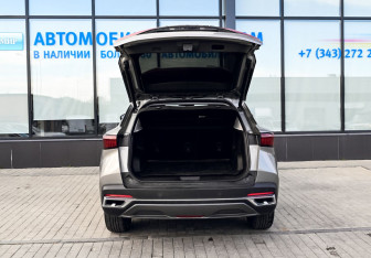 Подержанный автомобиль Omoda C5 2022 года (20 фото)