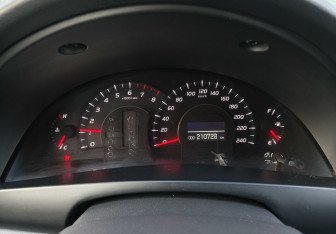 Подержанный автомобиль Toyota Camry Sedan 2008 года (16 фото)