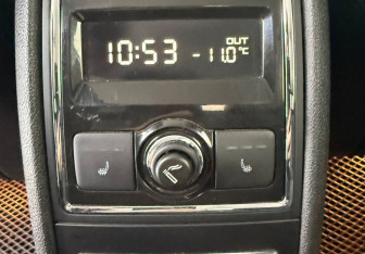 Подержанный автомобиль Skoda Superb Liftback 2012 года (17 фото)