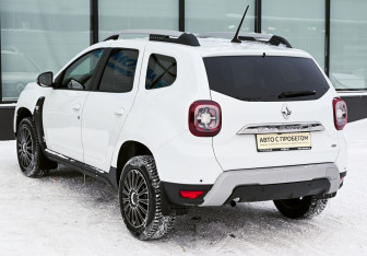Подержанный автомобиль Renault Duster 2022 года (3 фото)