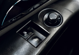 Подержанный автомобиль Chevrolet Cruze Hatchback 2012 года (12 фото)