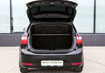 Подержанный автомобиль Kia Rio Hatchback 2013 года (18 фото)
