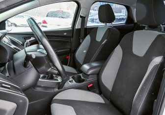 Подержанный автомобиль Ford Focus Sedan 2011 года (9 фото)