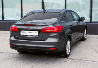 Подержанный автомобиль Ford Focus Sedan 2017 года (5 фото)