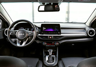 Подержанный автомобиль Kia K3 Sedan 2021 года (19 фото)