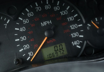 Подержанный автомобиль Ford Focus Sedan 2003 года (15 фото)