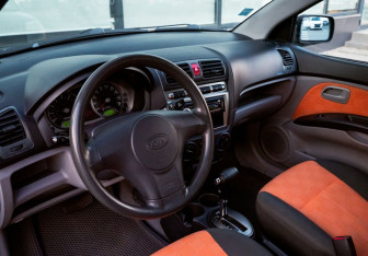 Подержанный автомобиль Kia Picanto 2007 года (13 фото)