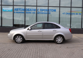 Подержанный автомобиль Chevrolet Lacetti Sedan 2012 года (2 фото)