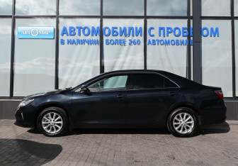 Подержанный автомобиль Toyota Camry Sedan 2015 года (2 фото)