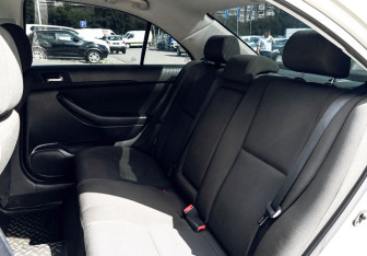 Подержанный автомобиль Toyota Avensis Sedan 2008 года (16 фото)