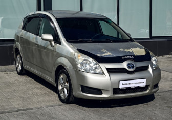 Подержанный автомобиль Toyota Corolla Verso 2008 года (4 фото)