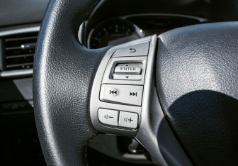 Подержанный автомобиль Nissan X-Trail 2015 года (14 фото)