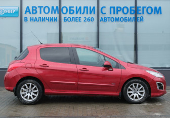 Подержанный автомобиль Peugeot 308 Hatchback 2011 года (6 фото)
