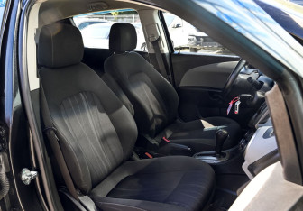 Подержанный автомобиль Chevrolet Aveo Hatchback 2014 года (21 фото)