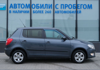 Подержанный автомобиль Skoda Fabia Hatchback 2011 года (6 фото)