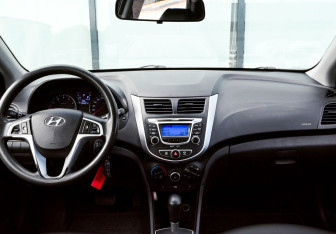 Подержанный автомобиль Hyundai Solaris Sedan 2011 года (18 фото)